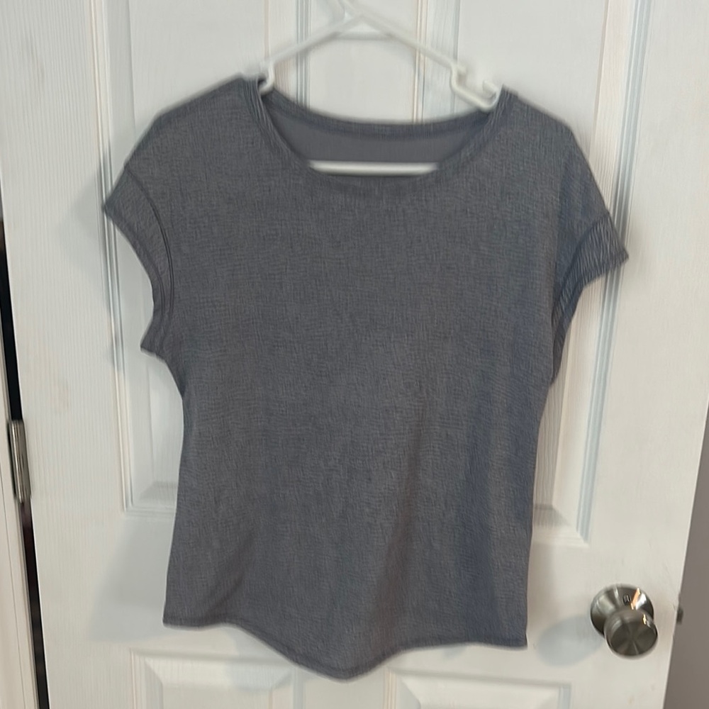 Lululemon Gray Women's short sleeve top size Medium